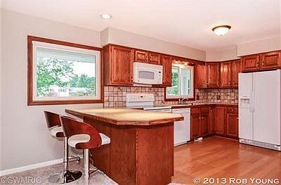 2nd image of 5120 Brookwood Dr SE