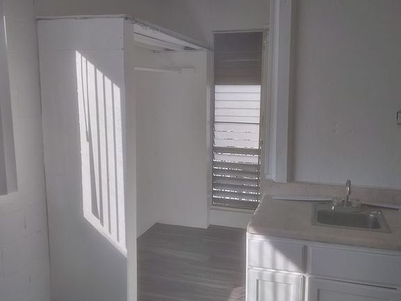 2nd image of 1601-1609 Beloit Ave #28
