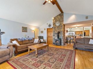 10R Old Mill Rd, Quaker Hill, CT 06375