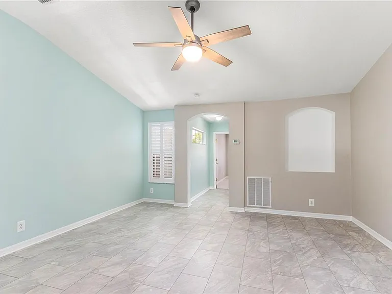 3326 Covered Bridge Dr W — Photo 30