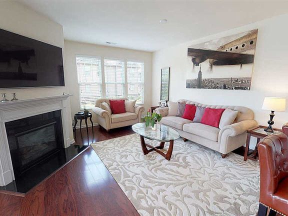 3rd image of 9101 Falkwood Rd