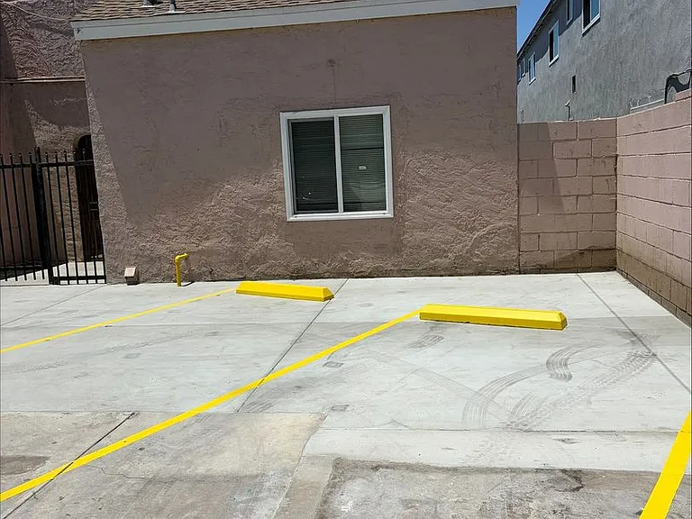 842 Alamitos Ave — Photo 25