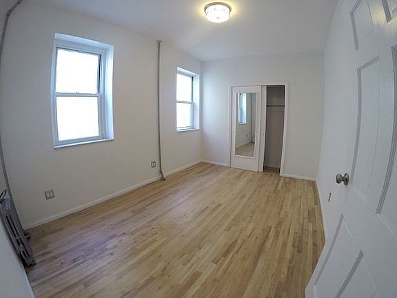 3rd image of 3262 44th St APT 2F