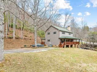 3975 Mountain Creek Rd, Robbinsville, NC 28771