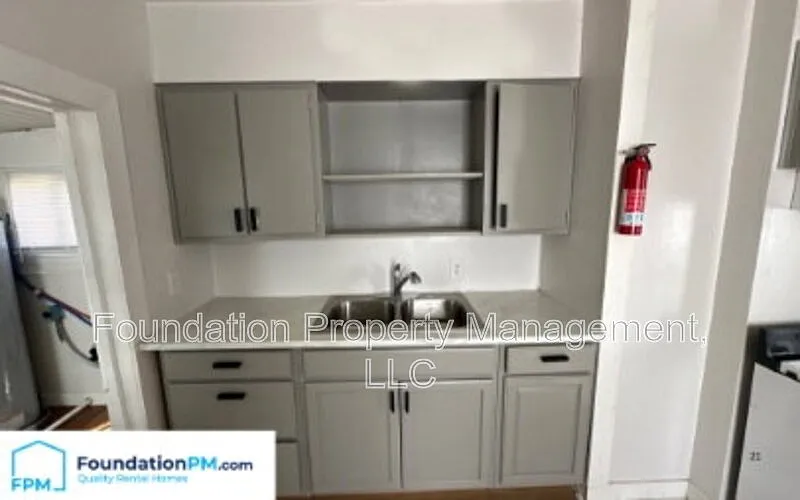 2 bed, 1.0 bath, 783 sqft, $775 — Photo 3