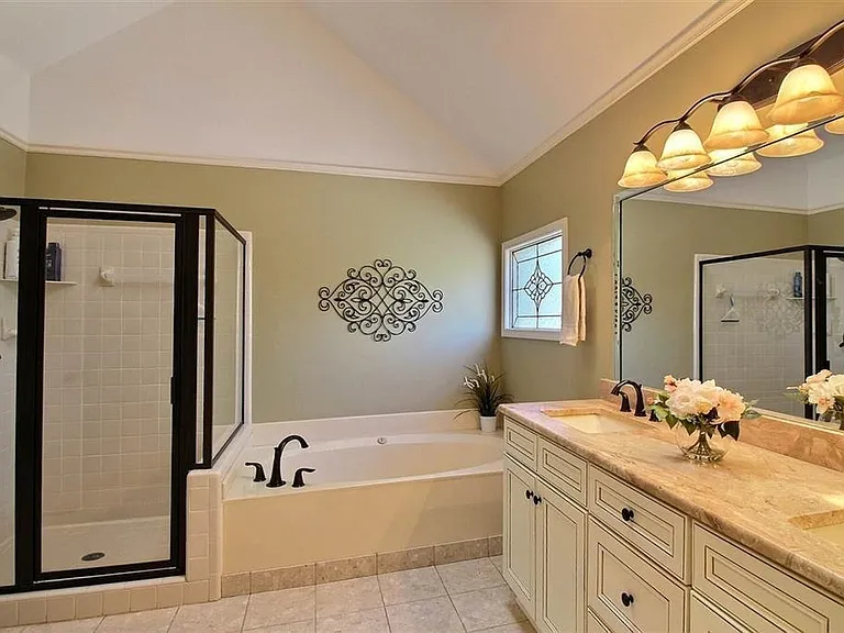 2345 Linkenholt Dr — Photo 13
