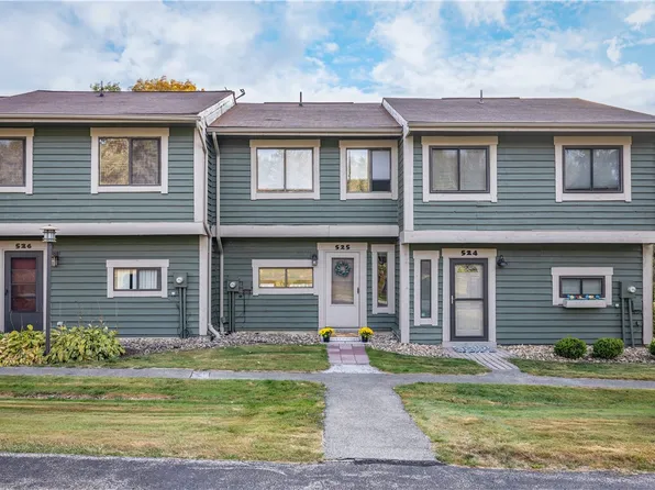 525 Kooser Cir, Hidden Valley, PA 15502
