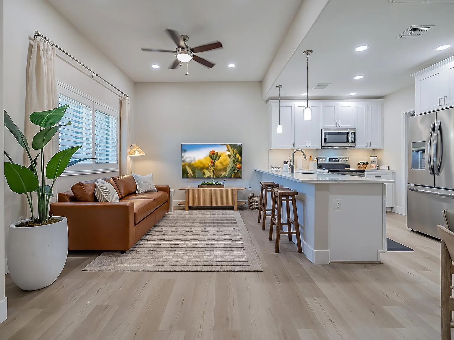 1 bed, 795 sqft, $2,700 — Photo 2
