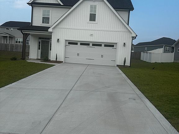 3rd image of 118 Old Montague Way