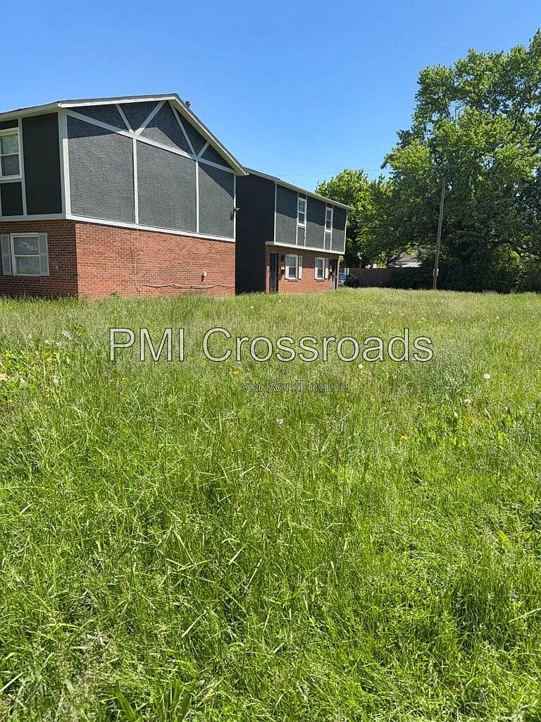 2 bed, 1.0 bath, $1,211 — Photo 1