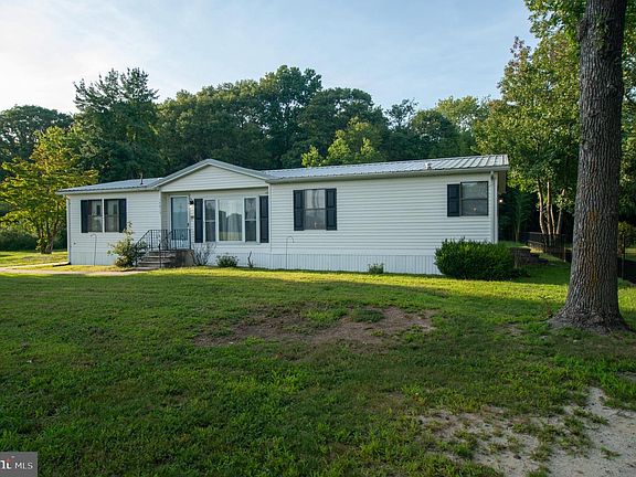 3rd image of 14633 Black Swan Rd