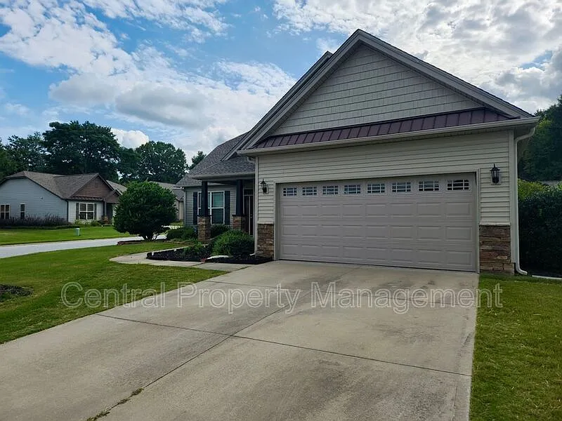 3 bed, 2.0 bath, 1821 sqft, $1,795 — Photo 4