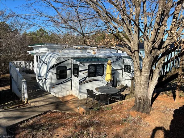 322 Mount View Ln #224B, New London, NC 28127