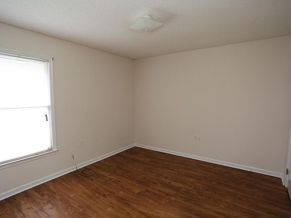 4th image of 100 Lanier Dr APT 1