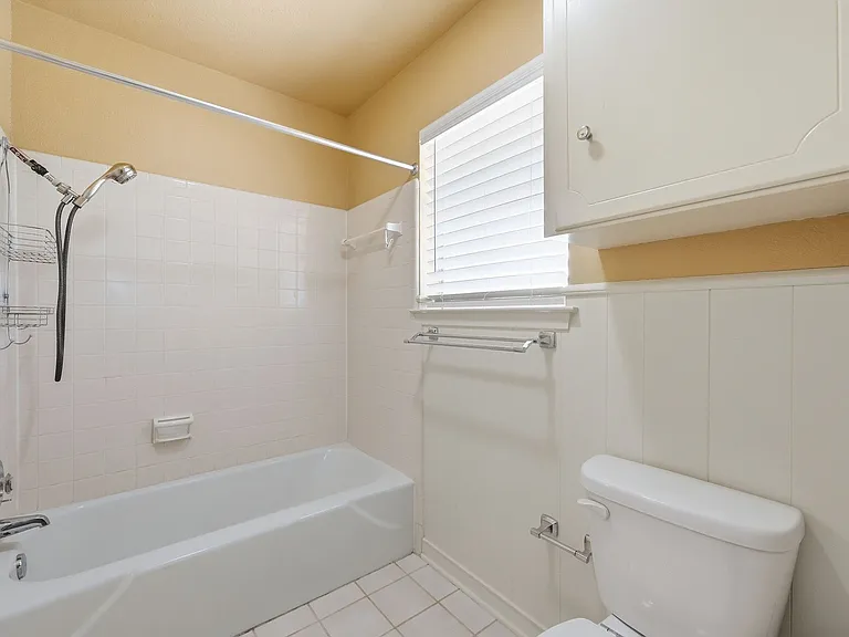 2506 Glen Ct — Photo 13
