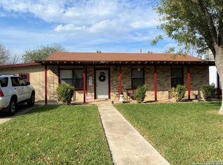 7 Rosebud Cir, Uvalde, TX 78801