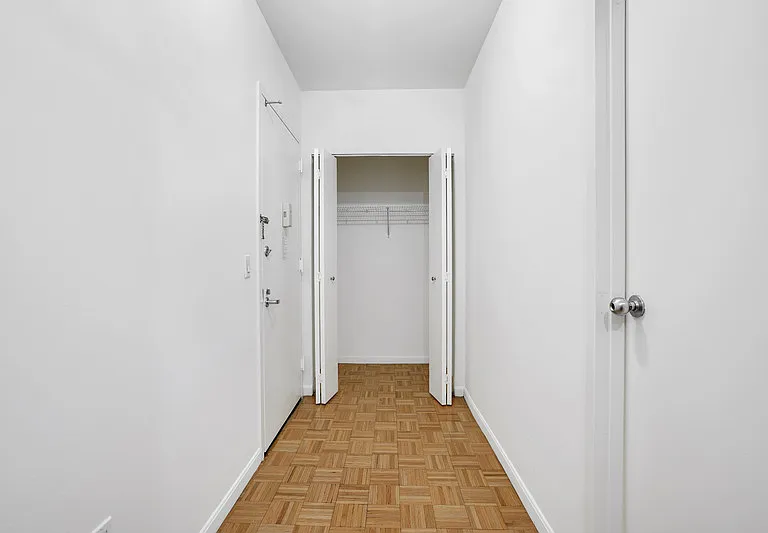 85 John St — Photo 7