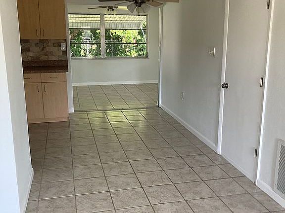 2nd image of 3522 Bedford St