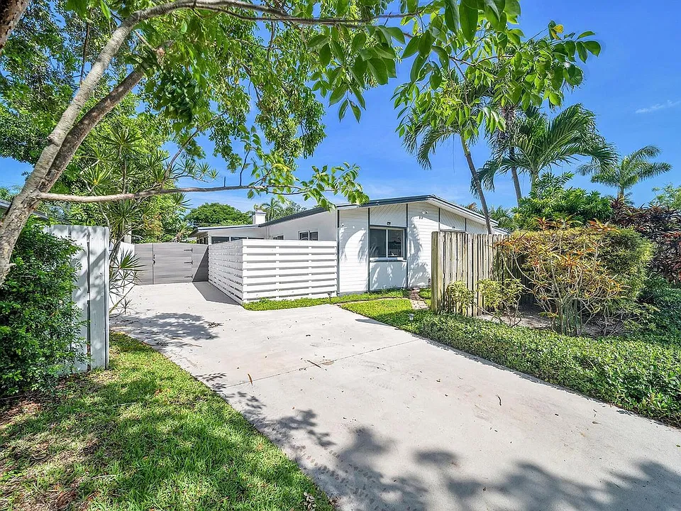 1303 Cordova Rd