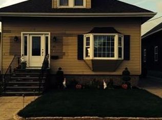 31 Calumet St, New Bedford, MA 02744