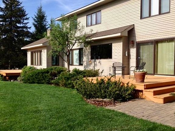 3rd image of 6420 Birchmont Dr NE