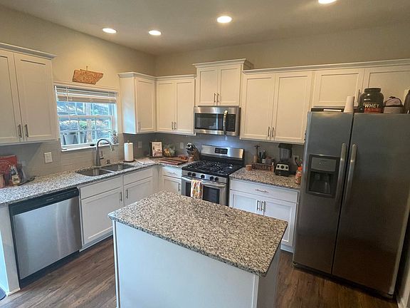 3rd image of 4836 Billingsgate Ln