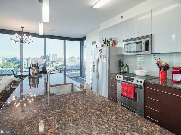 2101 Market St Unit 1501, Philadelphia, PA 19103