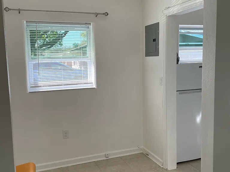810 1st Ave NW #1 — Photo 14