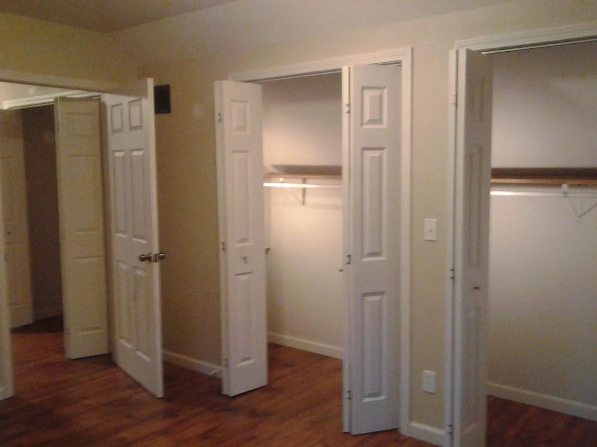 202 N Lake Street — Photo 3