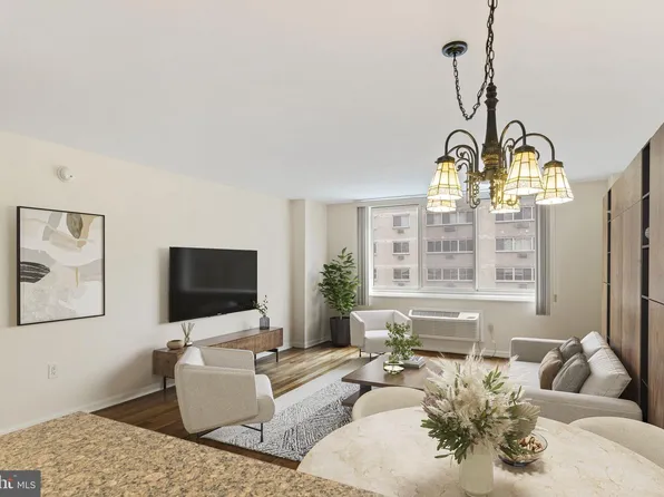 1901 John F Kennedy Blvd APT 816, Philadelphia, PA 19103