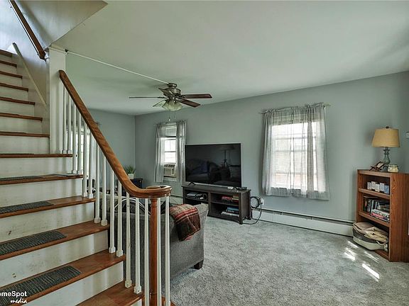 5th image of 526 Lechauwecki Ave