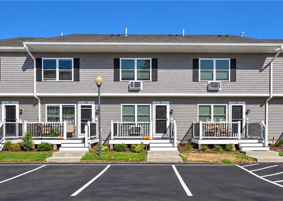 1st image of 200 Post Rd APT 311