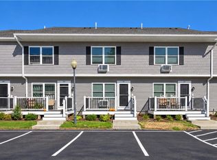 Village Green, Warwick, RI 02888