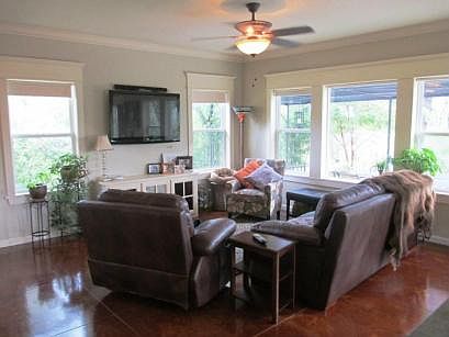 3rd image of 15795 Ontario Pl