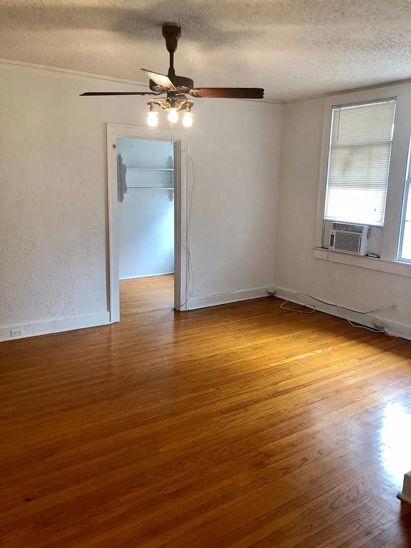 Uptown Apartment, Napoleon Ave between St Charles and Magazine! — Photo 3