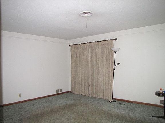 3rd image of 1005 Brown Trl