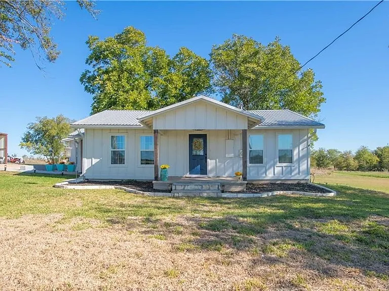 12802 County Line Rd — Photo 2