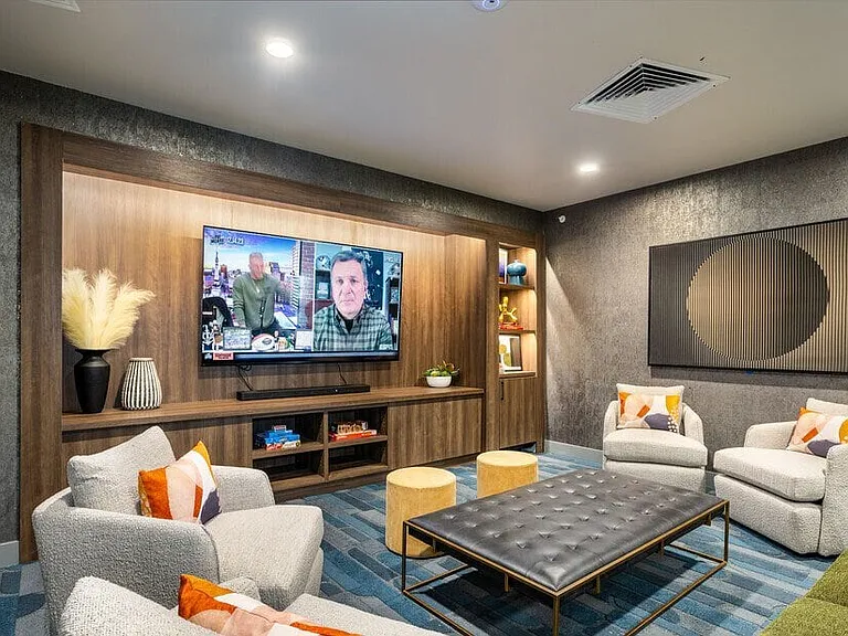 GW Apartments — Photo 25