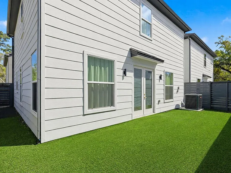 6559 Sealey St — Photo 12