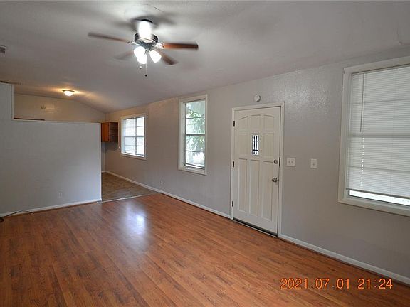 2nd image of 3015 Gordon Ct
