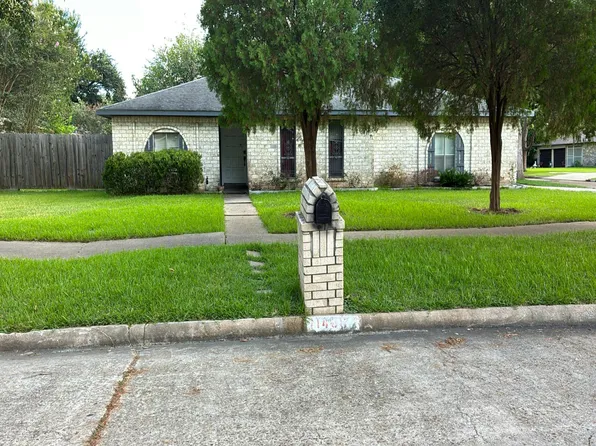 11406 Brookledge Dr, Houston, TX 77099