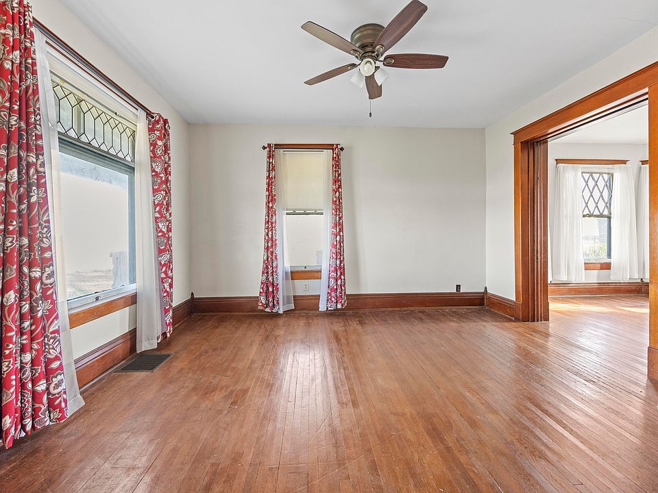 7th image of this home