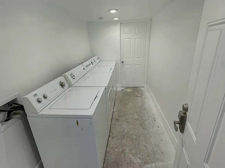 524 E Elm Ave — Photo 2