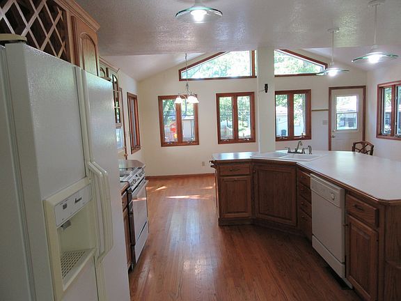 5th image of 620 Jonette Ave