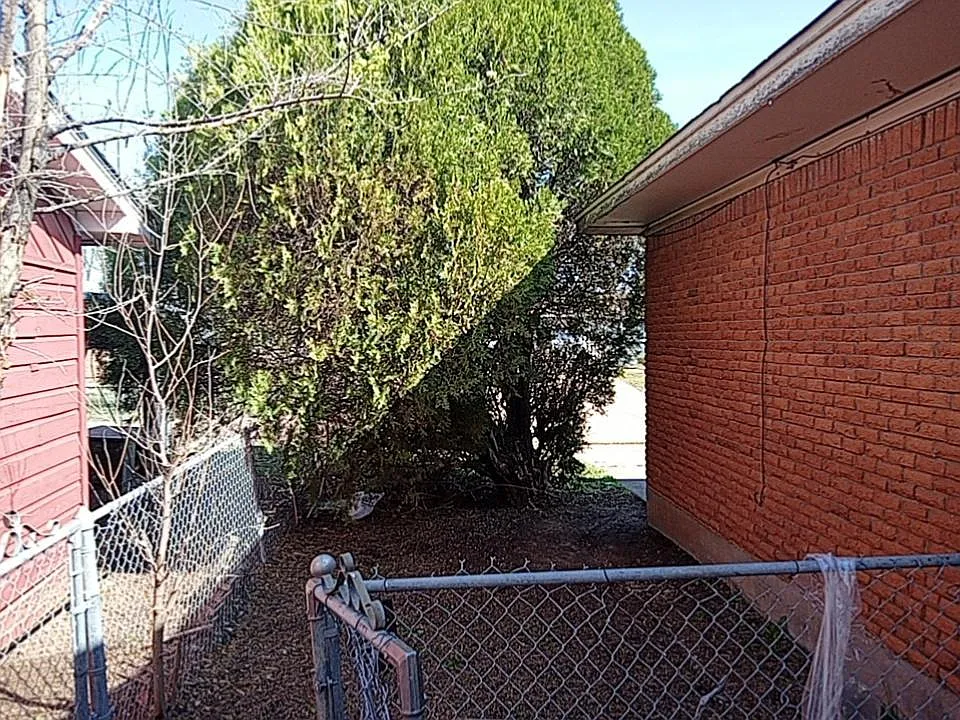 4 bed, 1315 sqft, $1,250 — Photo 3
