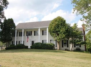 18 Wolfs Farm Rd, Hampton, NJ 08827