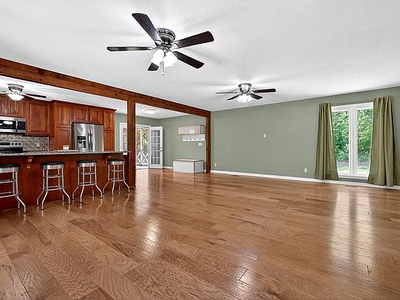 6th image of 214 Boyd Creek Rd