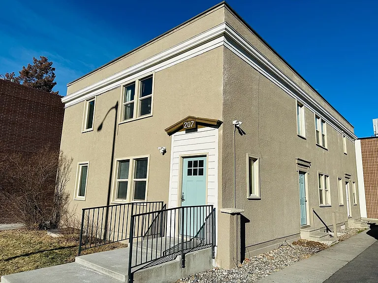 207 N 34th St #8 — Photo 3