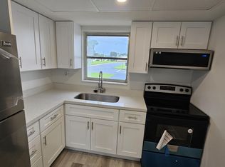 2907 Ashley Dr W APT B, West Palm Beach, FL 33415