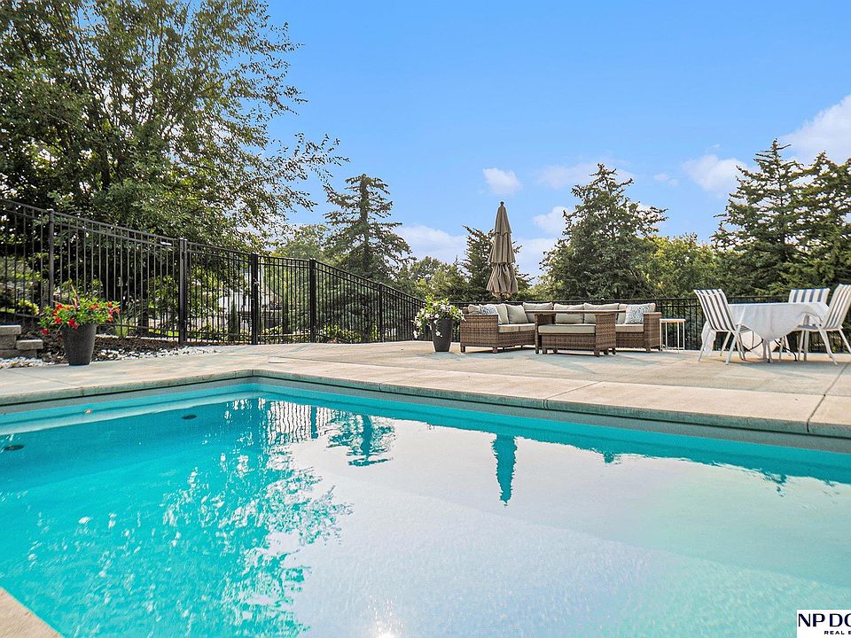 1st image of 22132 Riverside Dr